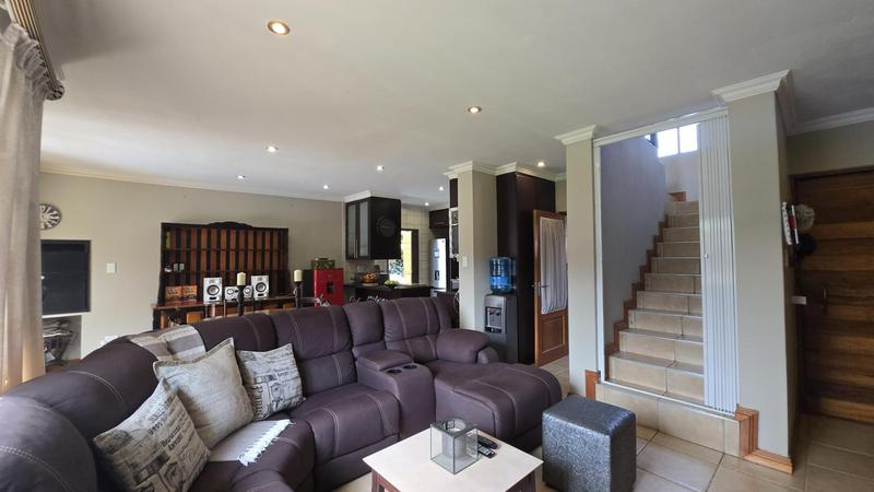 2 Bedroom Property for Sale in Gateway Manor North West